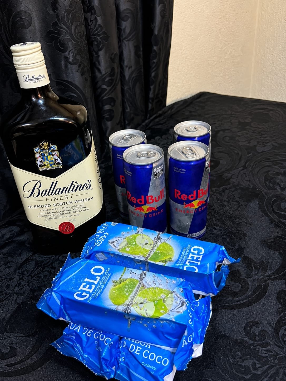 Combo de Ballantine’s com Red Bull